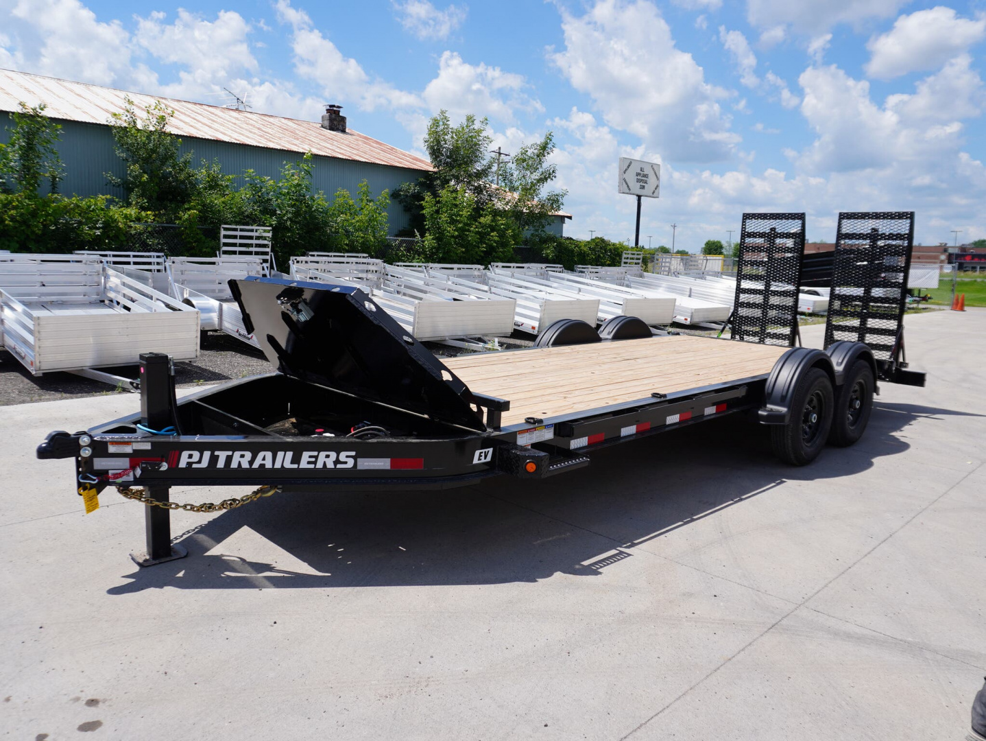 2026 PJ TRAILERS 20ft Equipment Trailer in East Bethel, MN