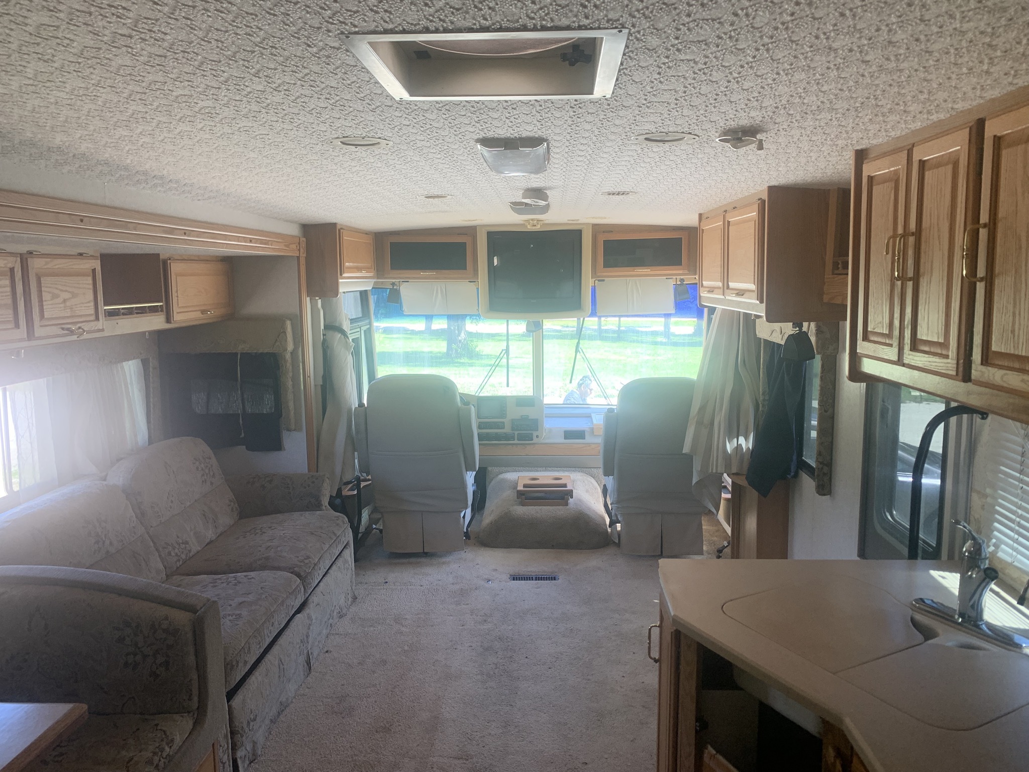 2002 Winnebago ADVENTURER 35U in mayetta KS