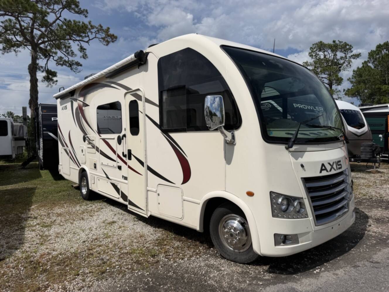 A photo of this 2018 Thor Motor Coach AXIS 25 2