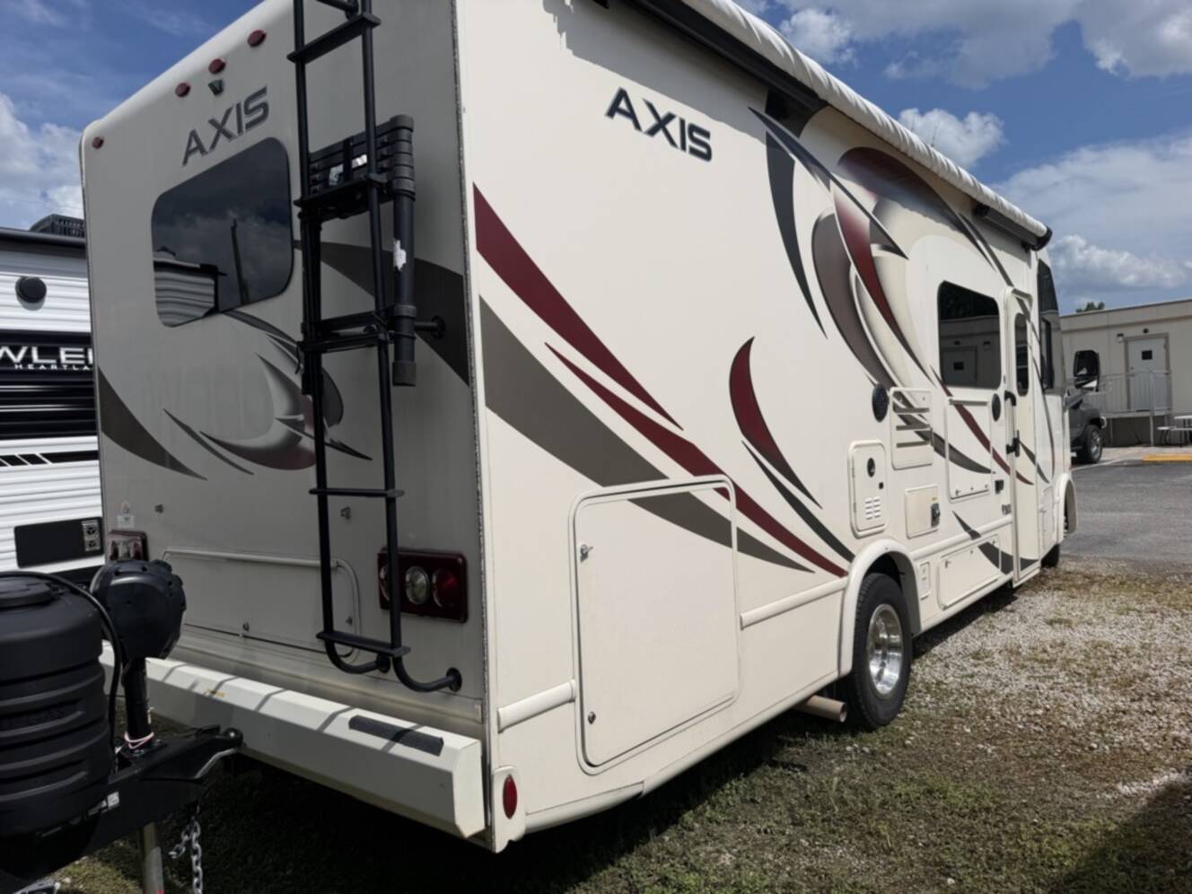 A photo of this 2018 Thor Motor Coach AXIS 25 2
