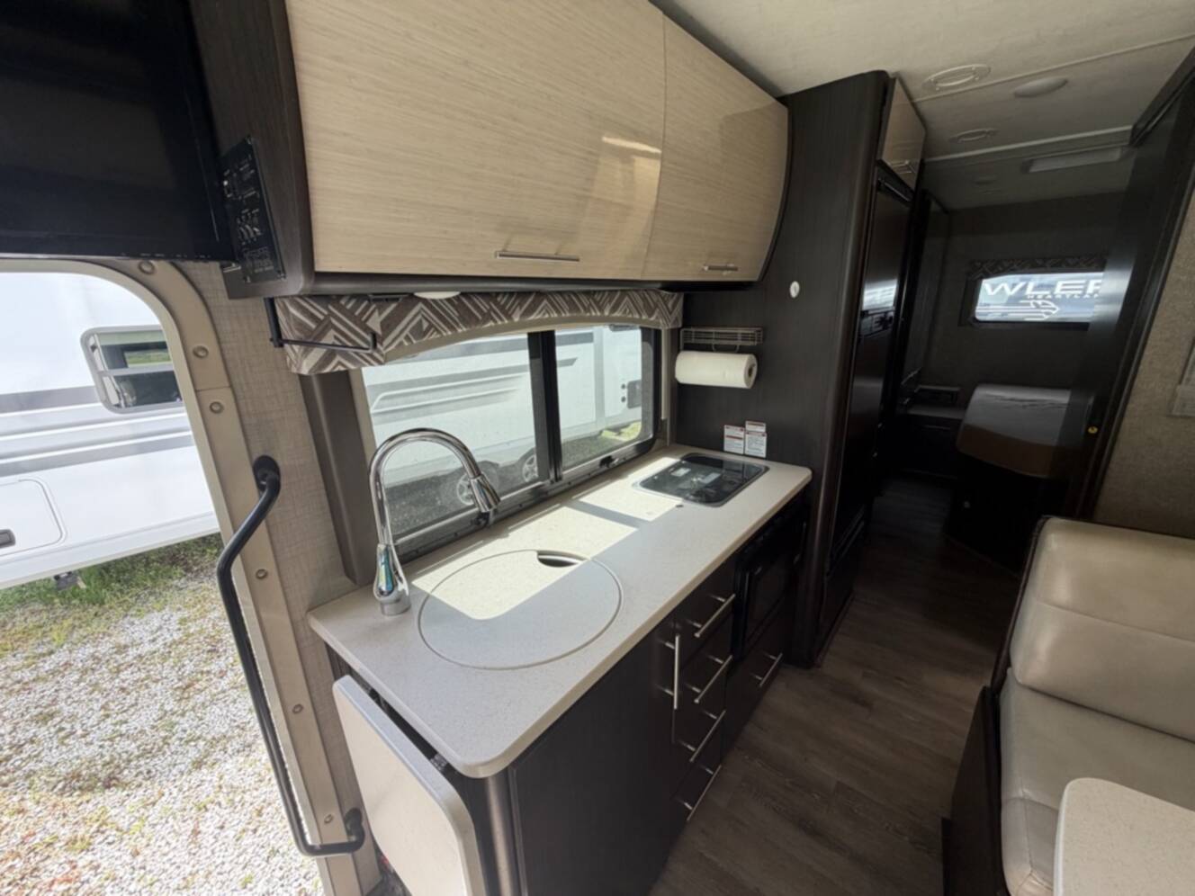 A photo of this 2018 Thor Motor Coach AXIS 25 2
