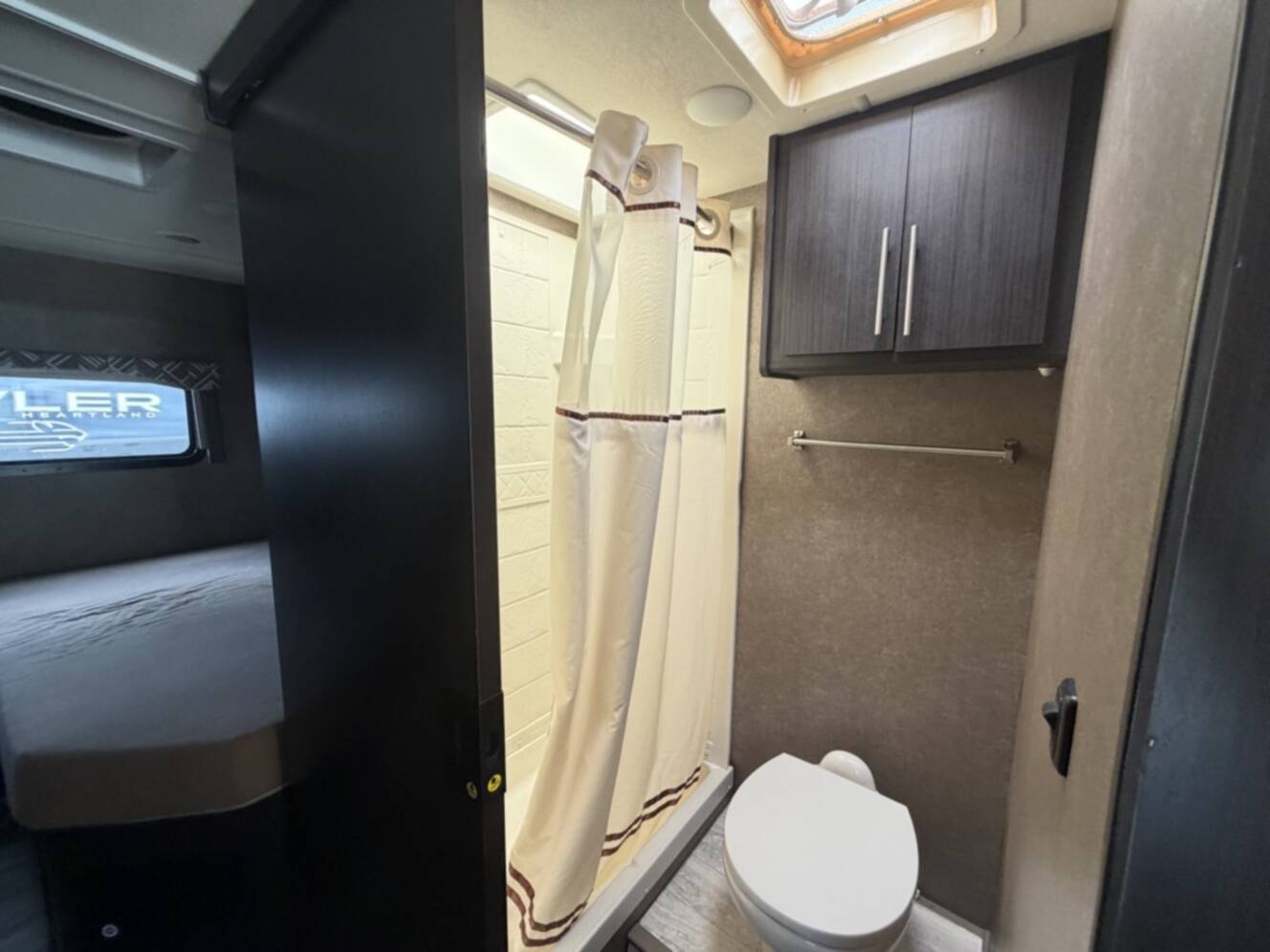 A photo of this 2018 Thor Motor Coach AXIS 25 2