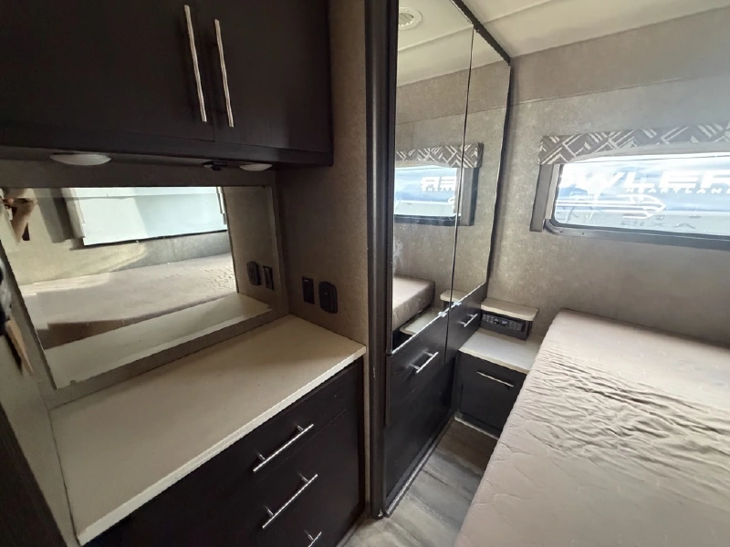 2018 THOR MOTOR COACH AXIS 25 2