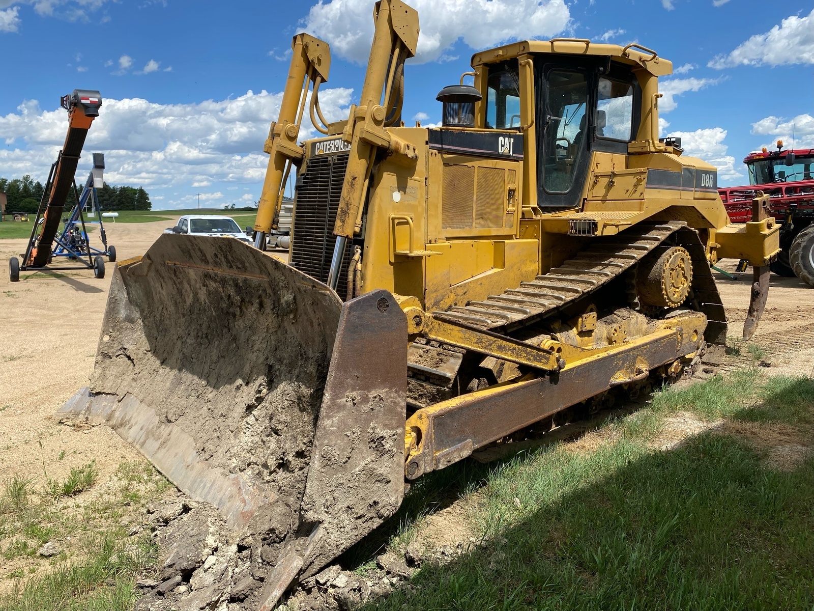 1998 CATERPILLAR D8R in Wildrose, ND