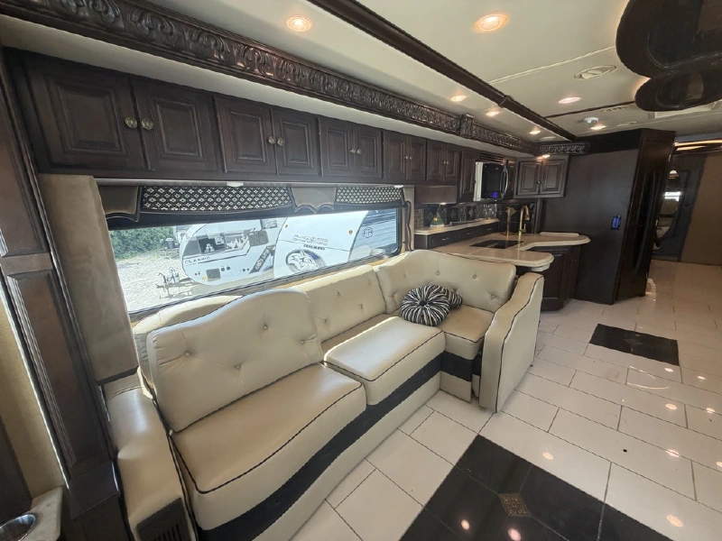 2016 WINNEBAGO GRAND TOUR 42QL