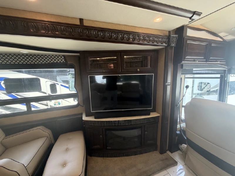 2016 WINNEBAGO GRAND TOUR 42QL