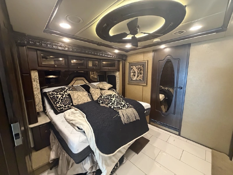 2016 WINNEBAGO GRAND TOUR 42QL
