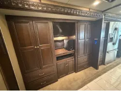 2016 WINNEBAGO GRAND TOUR 42QL