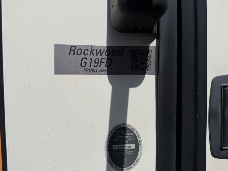 2020 FOREST RIVER ROCKWOOD 19FD