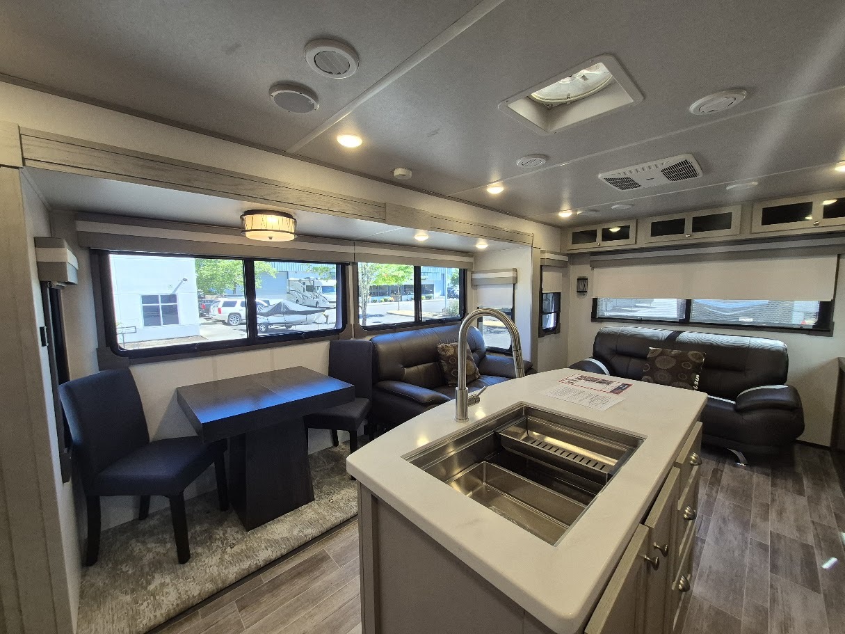 2022 Palomino COLUMBUS RIVER RANCH 392MB in eugene OR