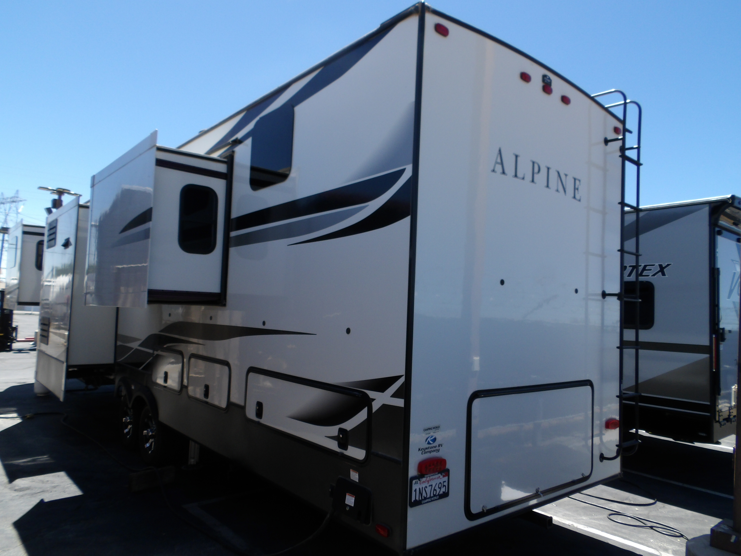 2021 Keystone ALPINE 3700FL in hesperia CA