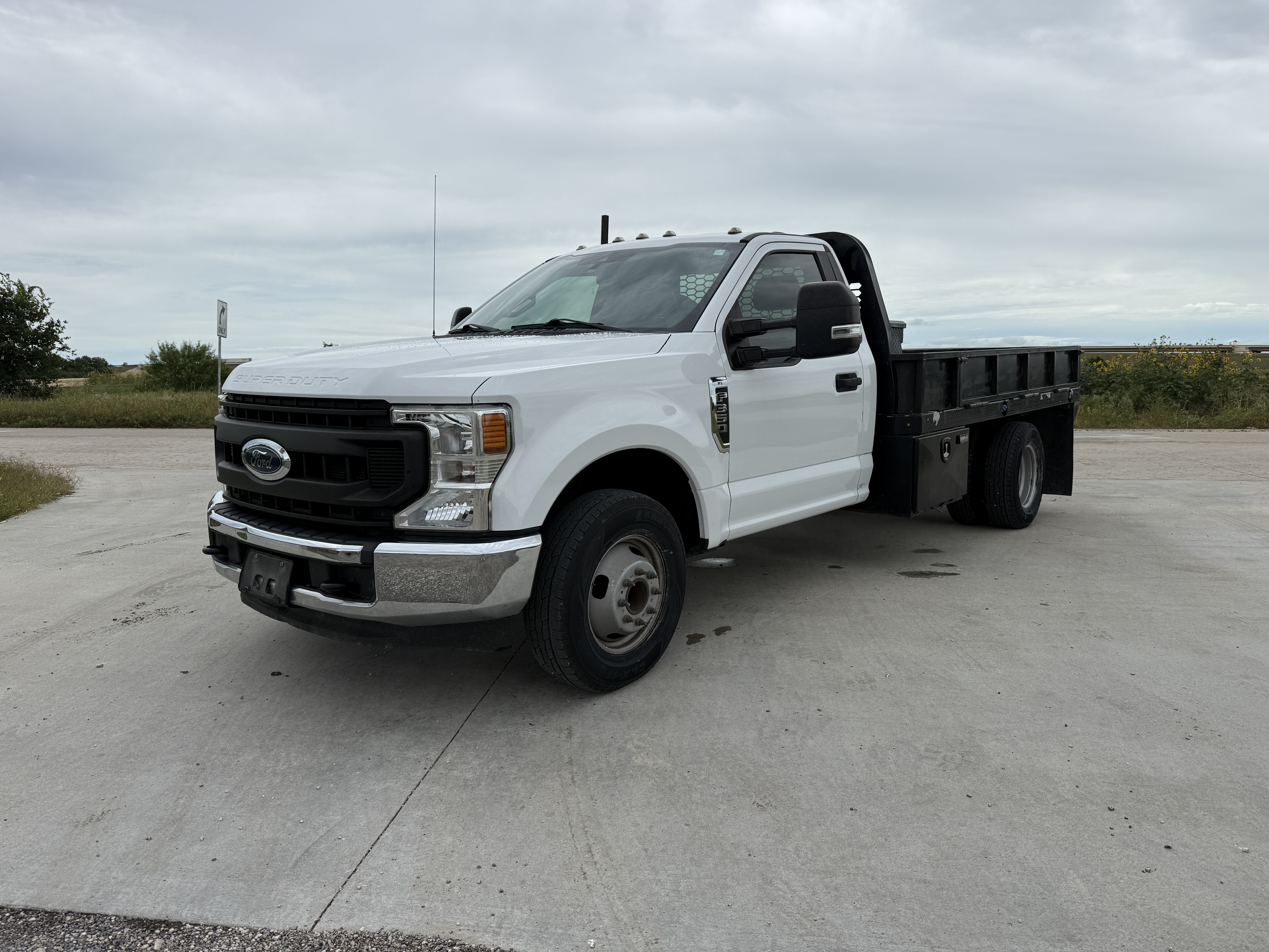 2020 FORD F350 XL in Hutto, TX