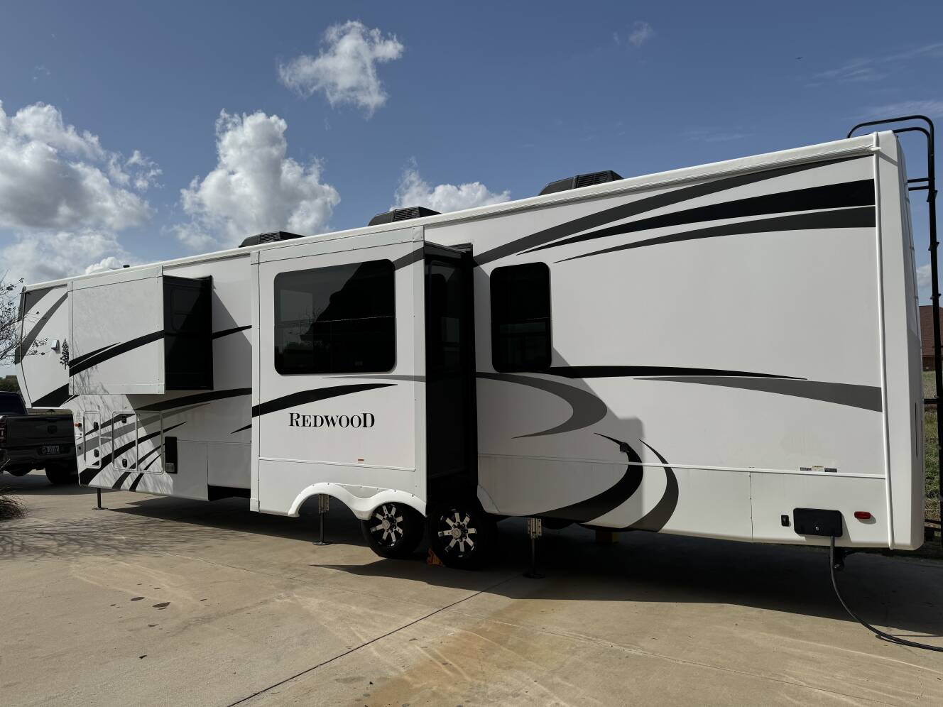 A photo of this 2021 Redwood REDWOOD 4001LK