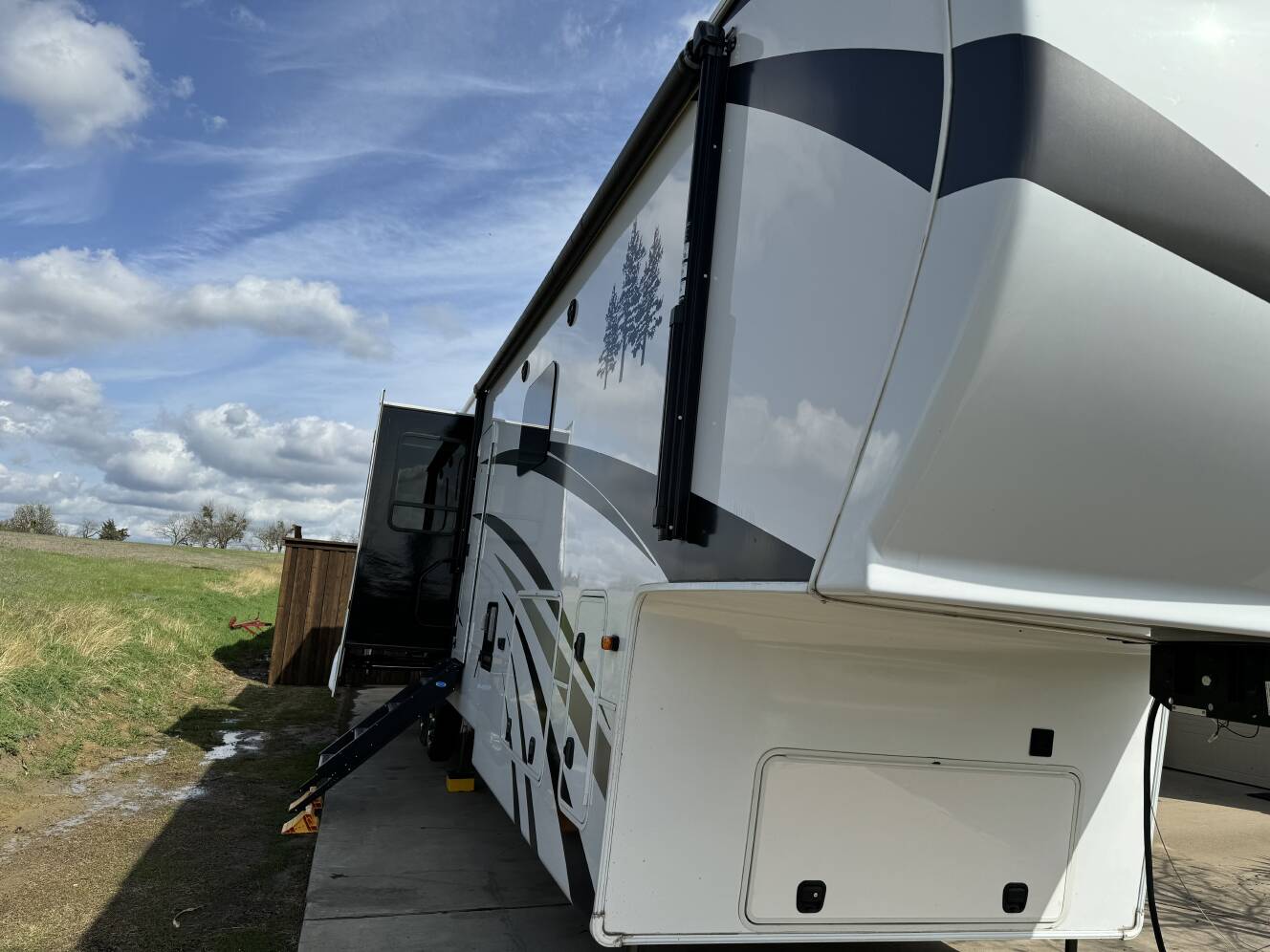 A photo of this 2021 Redwood REDWOOD 4001LK