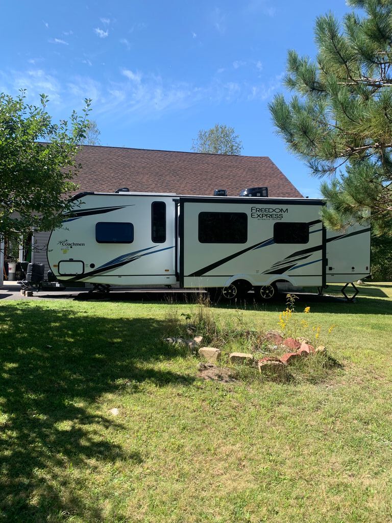 2022 Coachmen Freedom Express Ultra Lite 287BHDS in milford ME
