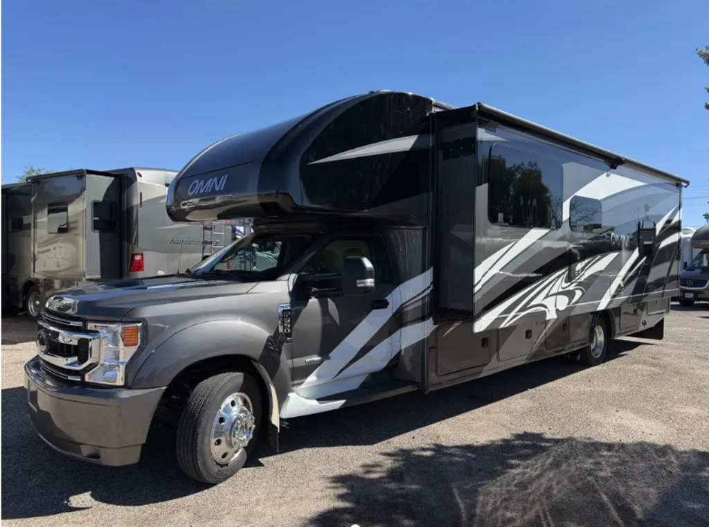2021 Thor Motor Coach Omni BH35 in green valley AZ