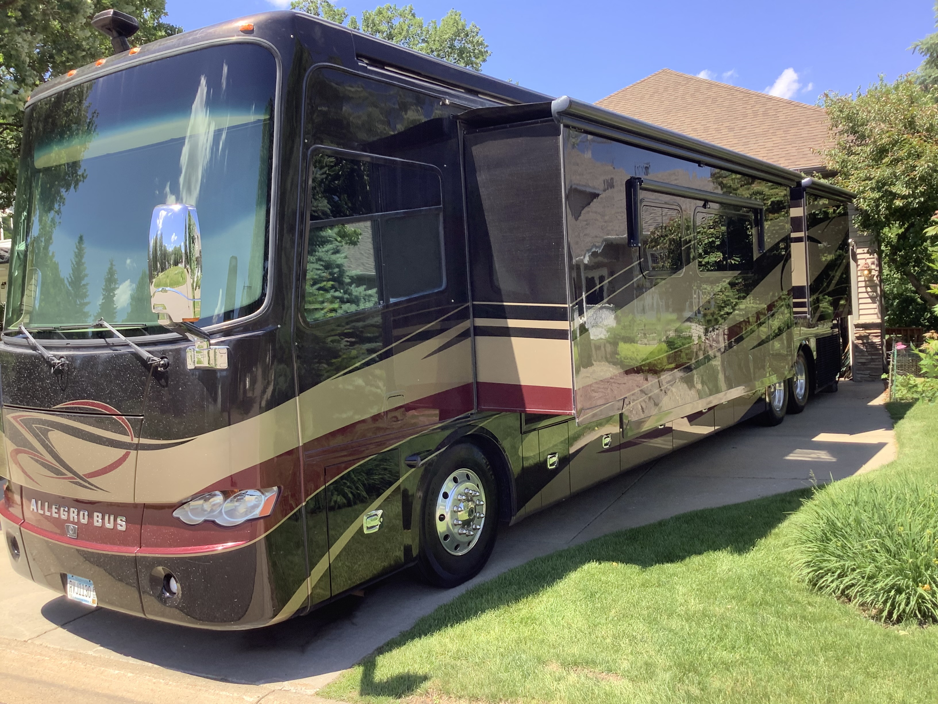 2013 Tiffin Motorhomes ALLEGRO BUS 43 QGP in monticello MN
