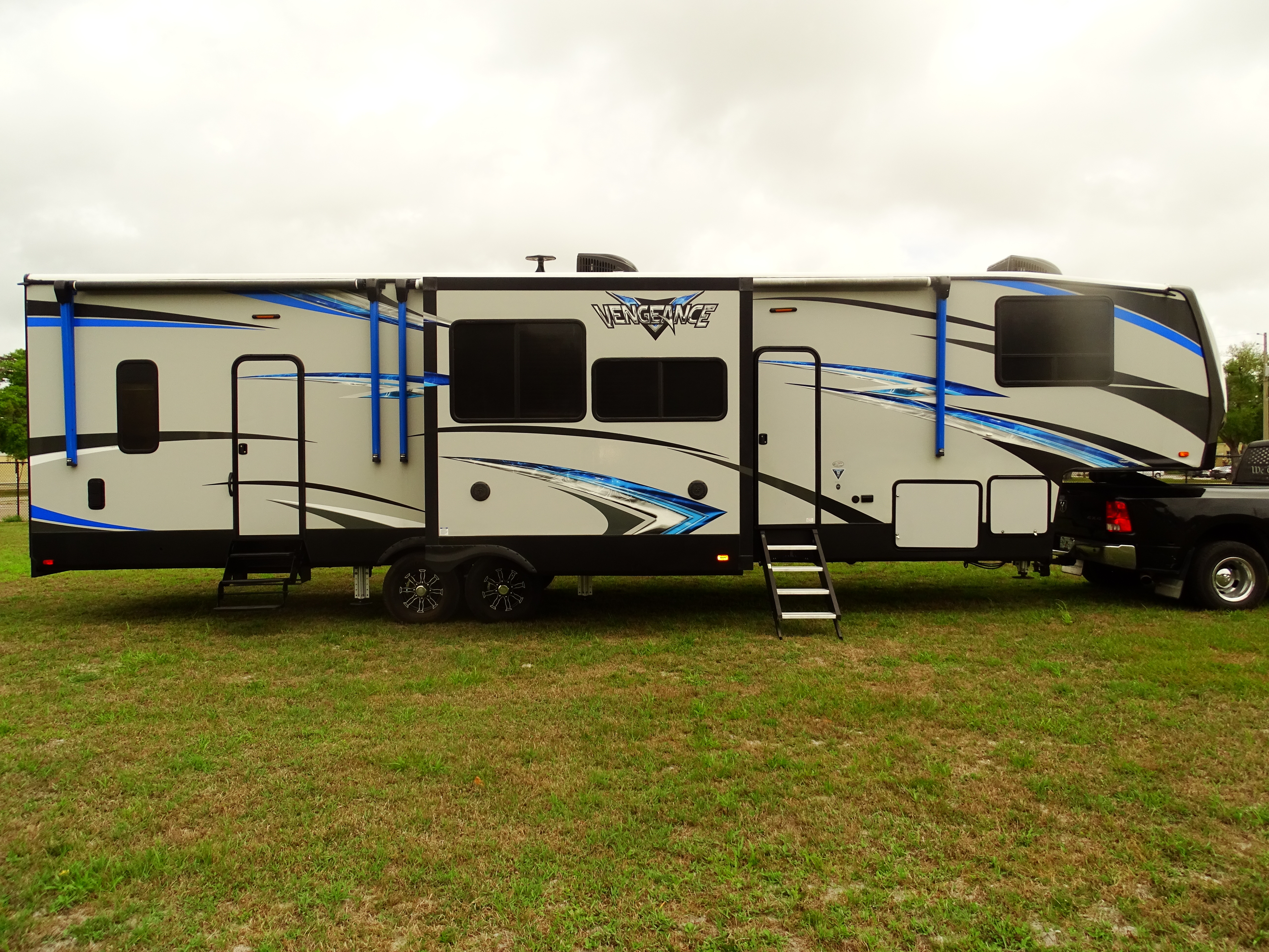 2019 Forest River VENGEANCE 348A13 RV