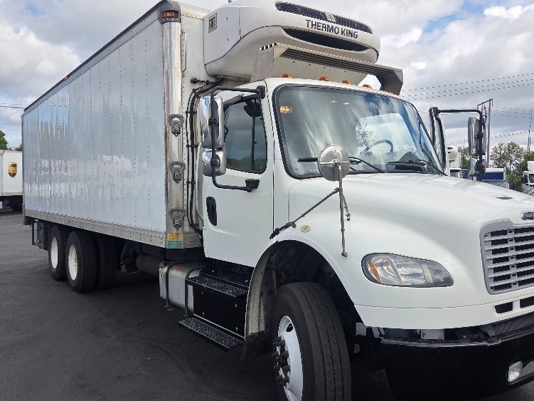 2017 FREIGHTLINER BUSINESS CLASS M2 106 in Kent, WA