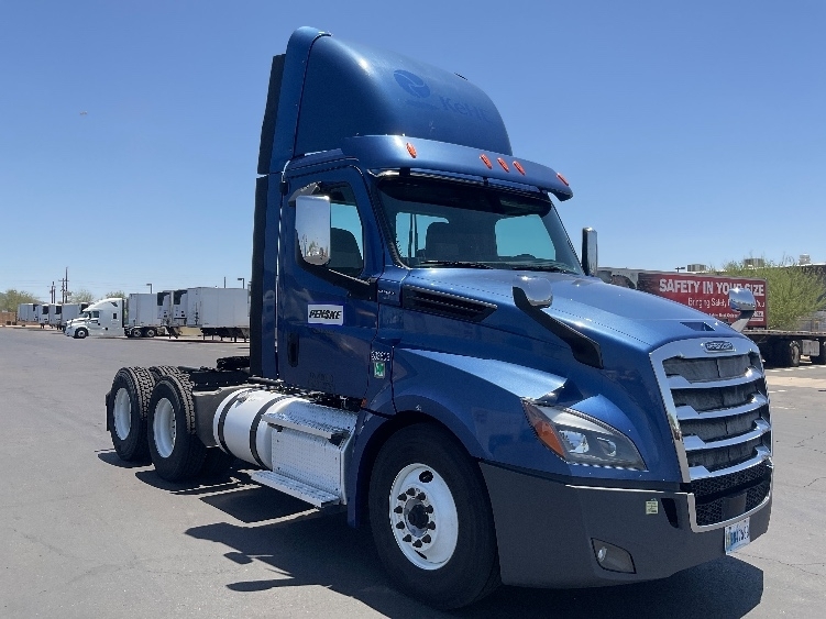2020 FREIGHTLINER CASCADIA 126 in Phoenix, AZ
