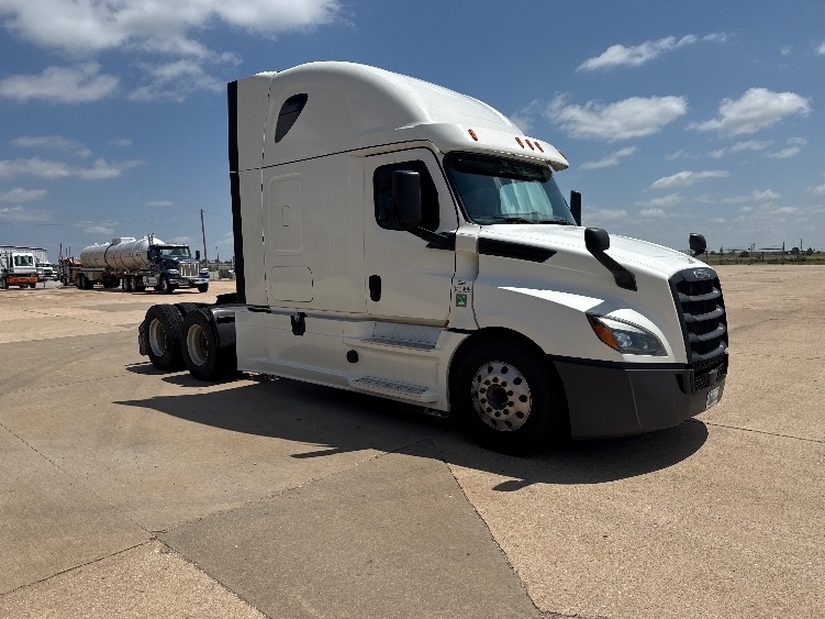 2020 FREIGHTLINER CASCADIA 126 in Enid, OK