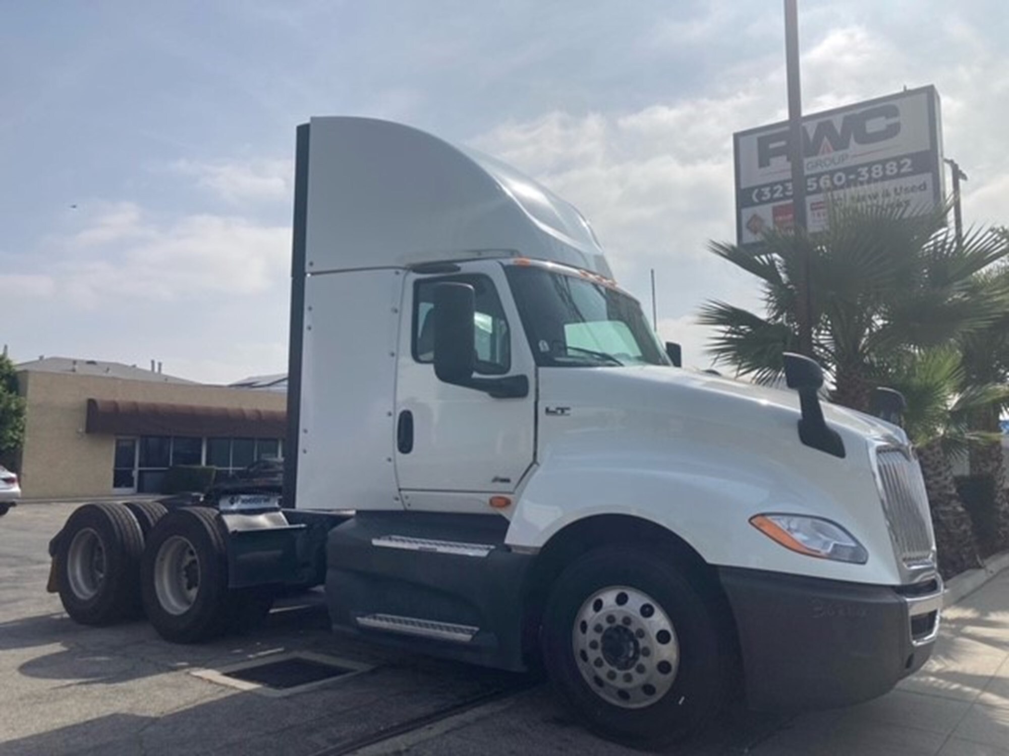 2021 INTERNATIONAL LT625 in Huntington Park, CA