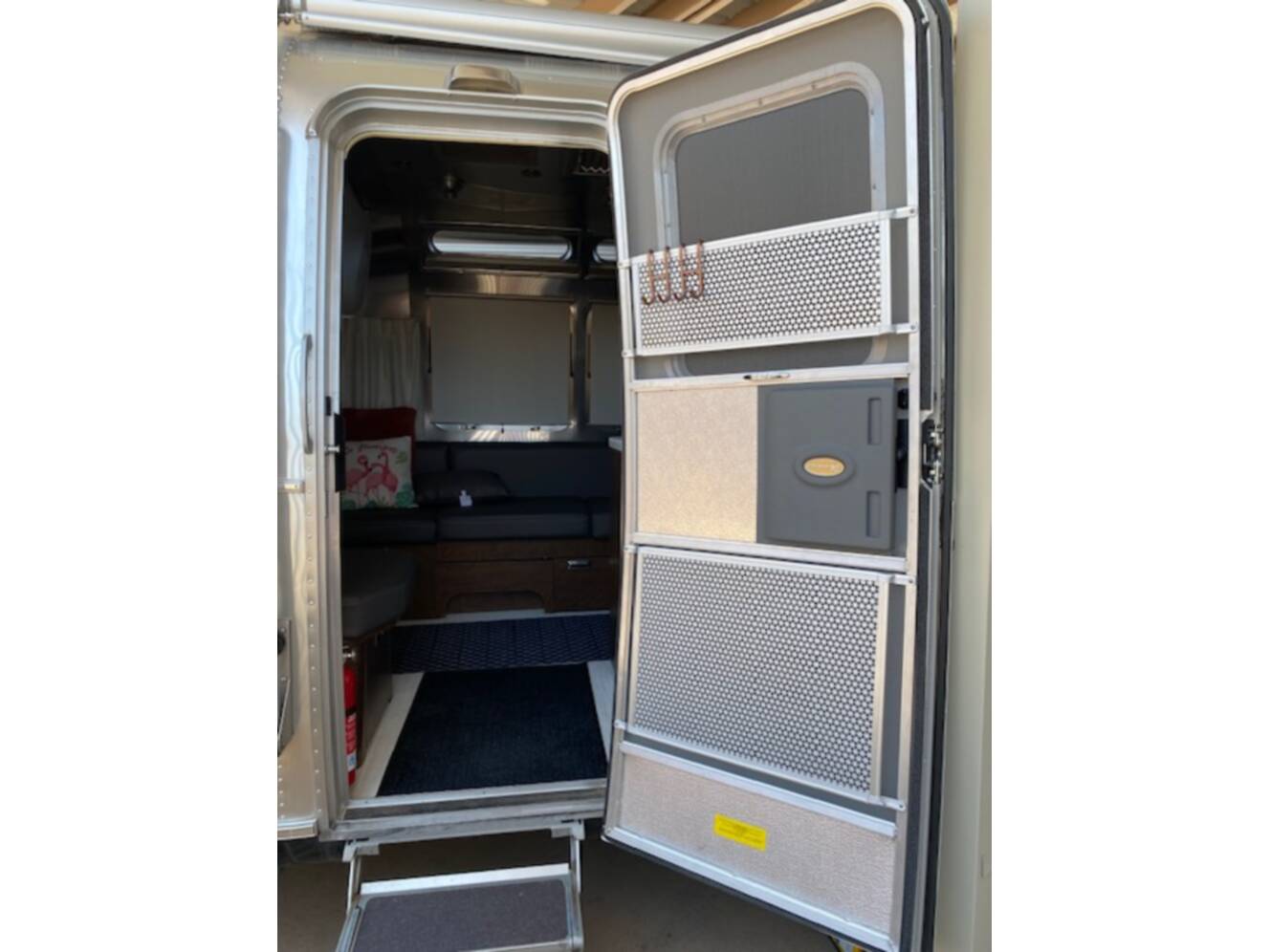 A photo of this 2021 Airstream GLOBETROTTER 27FB TWIN