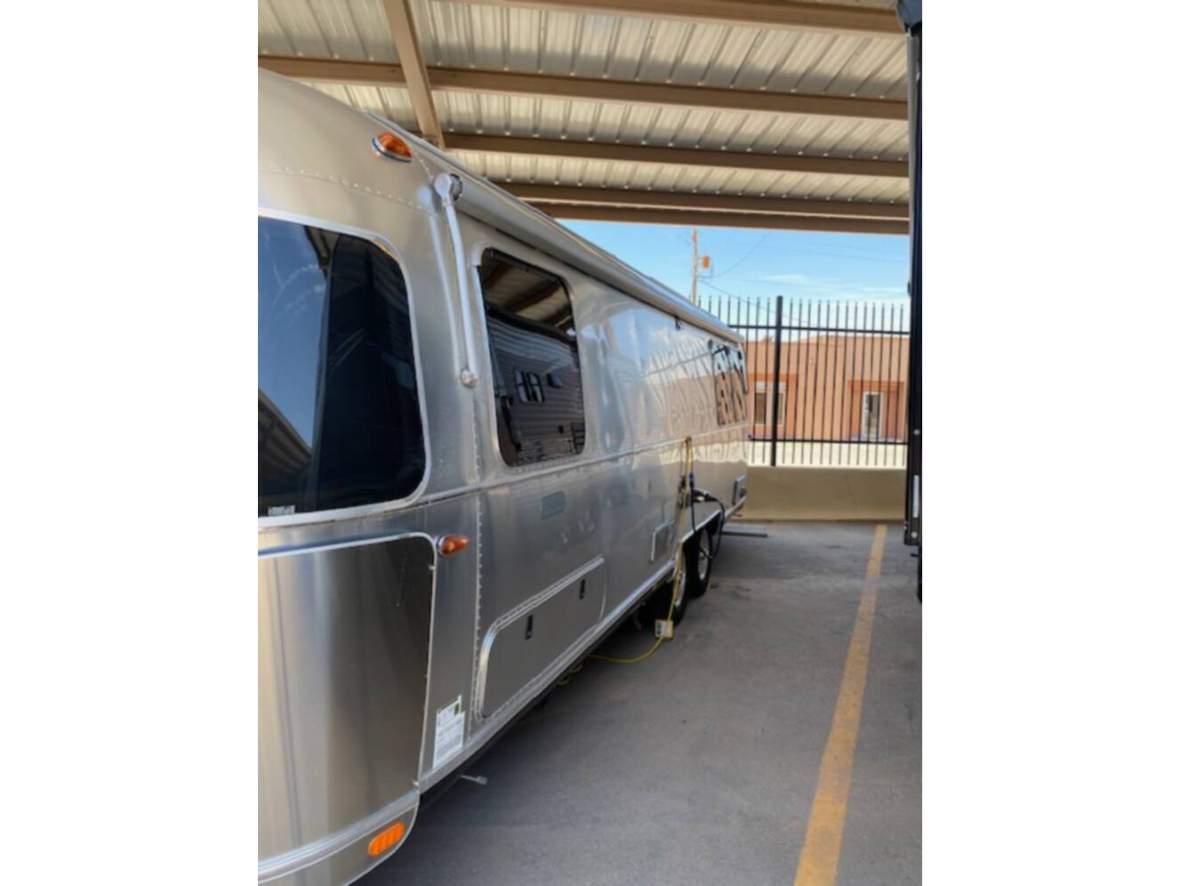 A photo of this 2021 Airstream GLOBETROTTER 27FB TWIN
