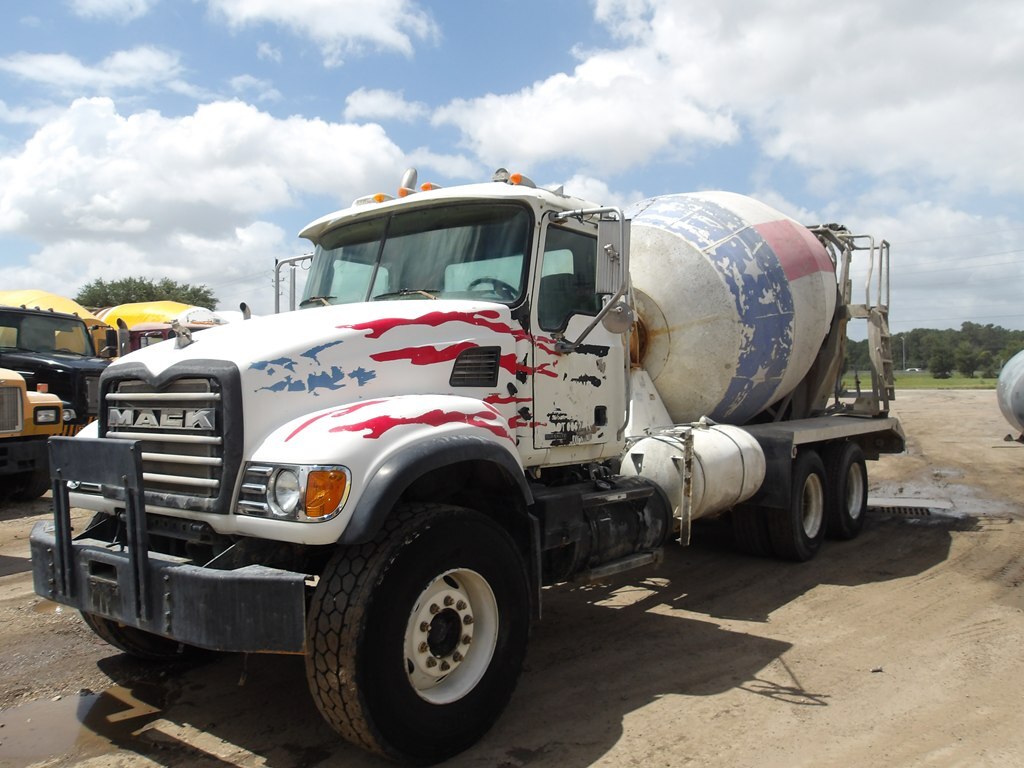 2006 MACK CV713 in Houston, TX