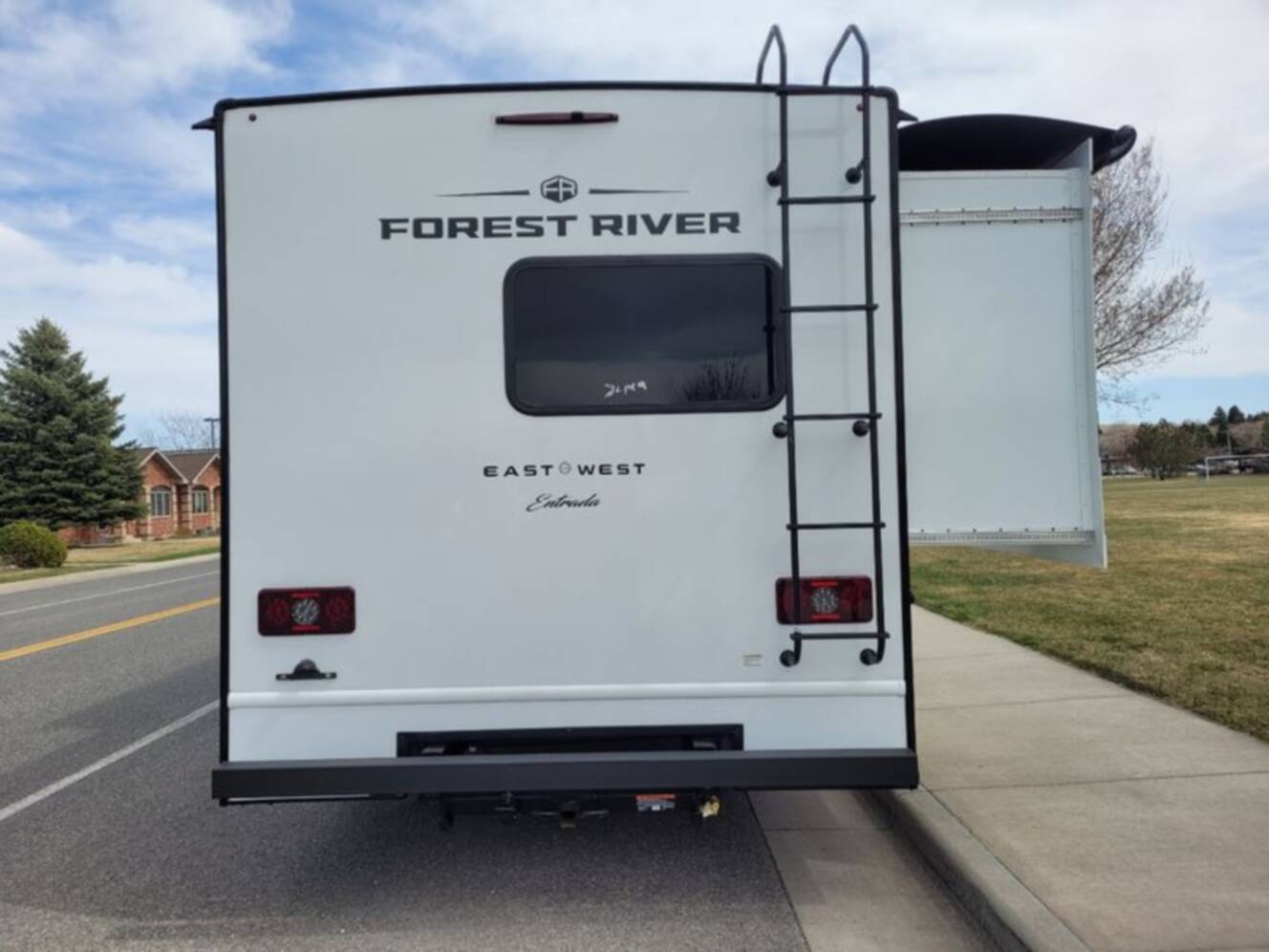 A photo of this 2025 Forest River East to West Entrada 2600DS