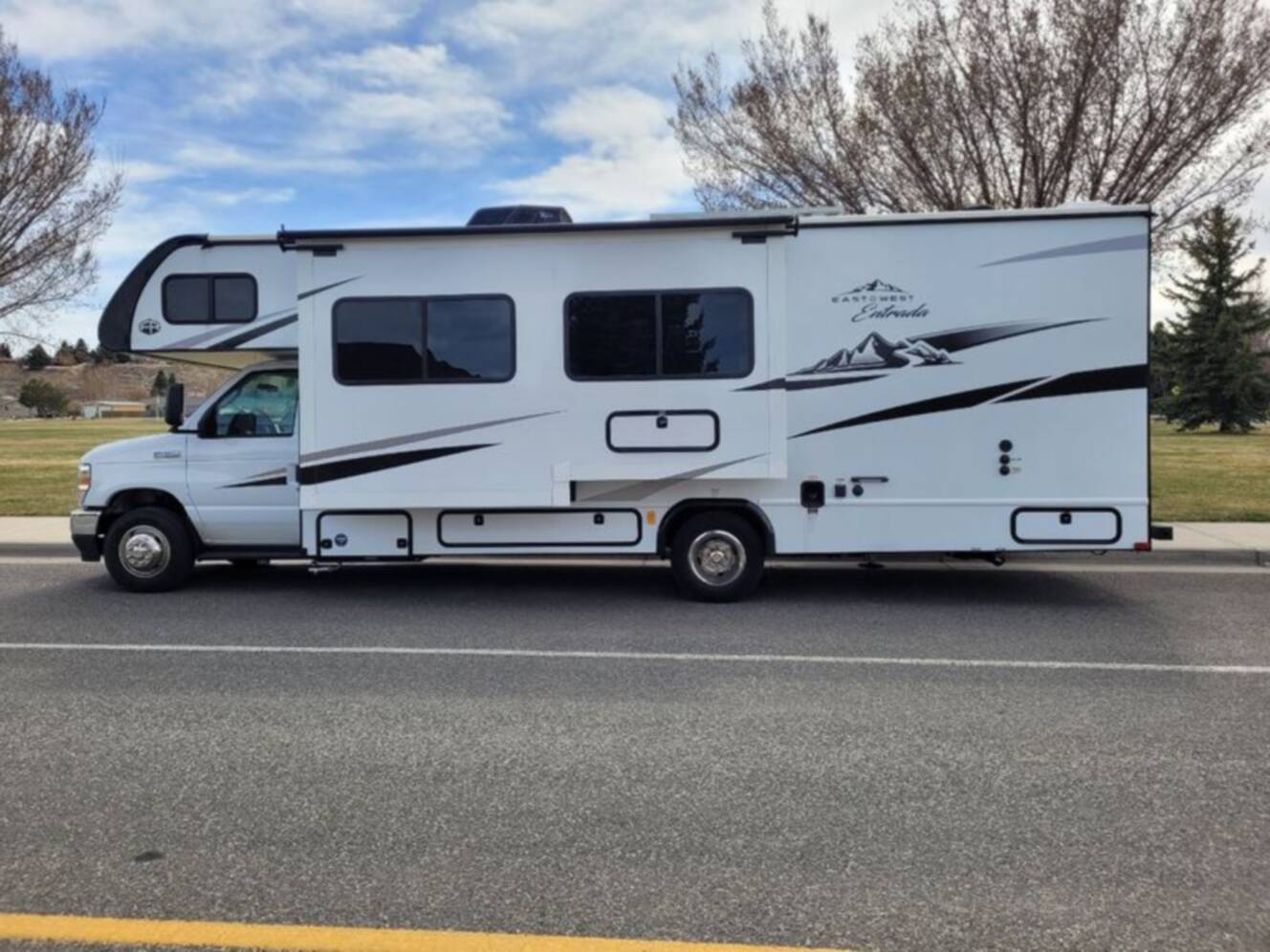 A photo of this 2025 Forest River East to West Entrada 2600DS