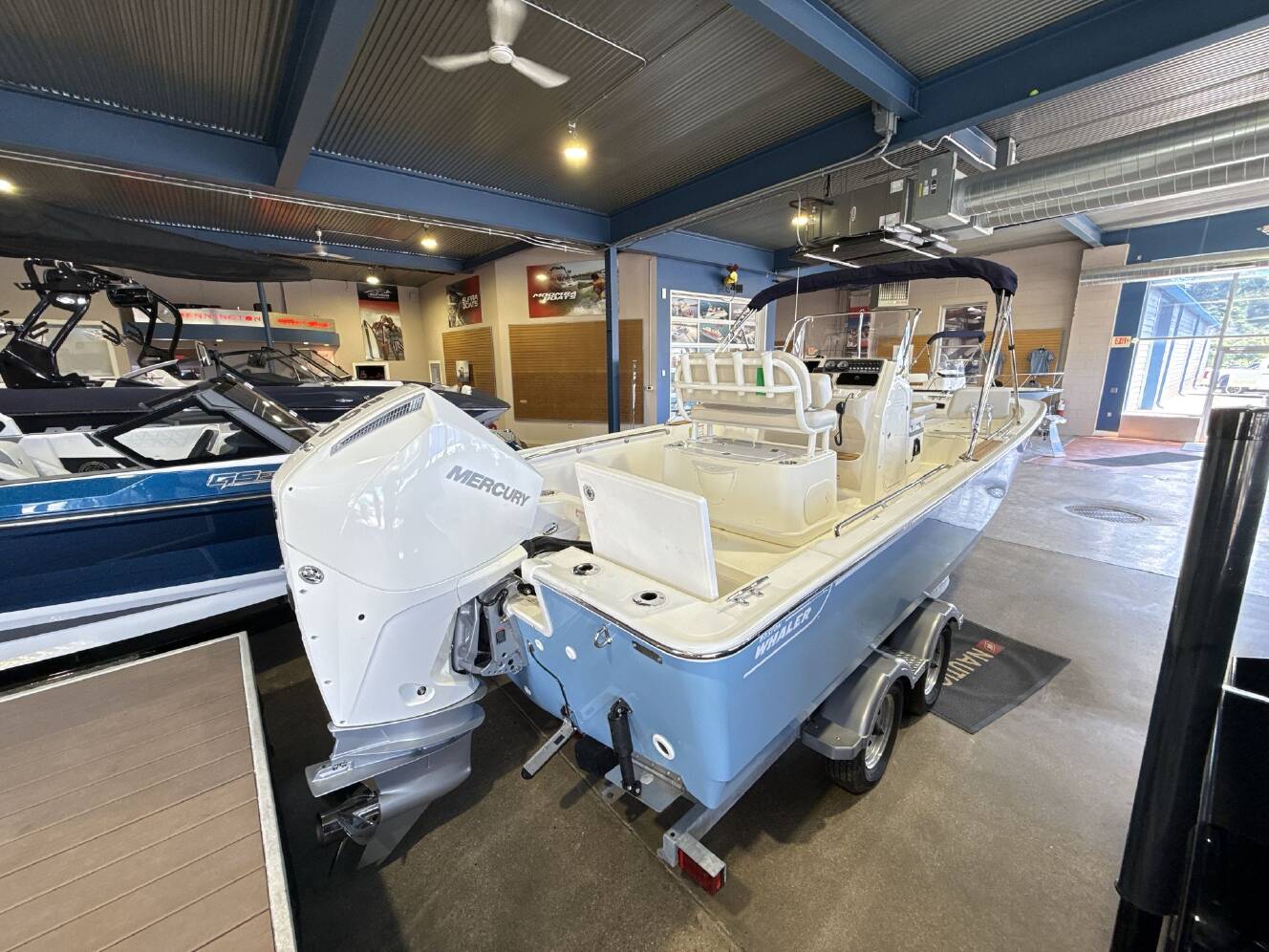 A photo of this 2026 Boston Whaler 210 Montauk