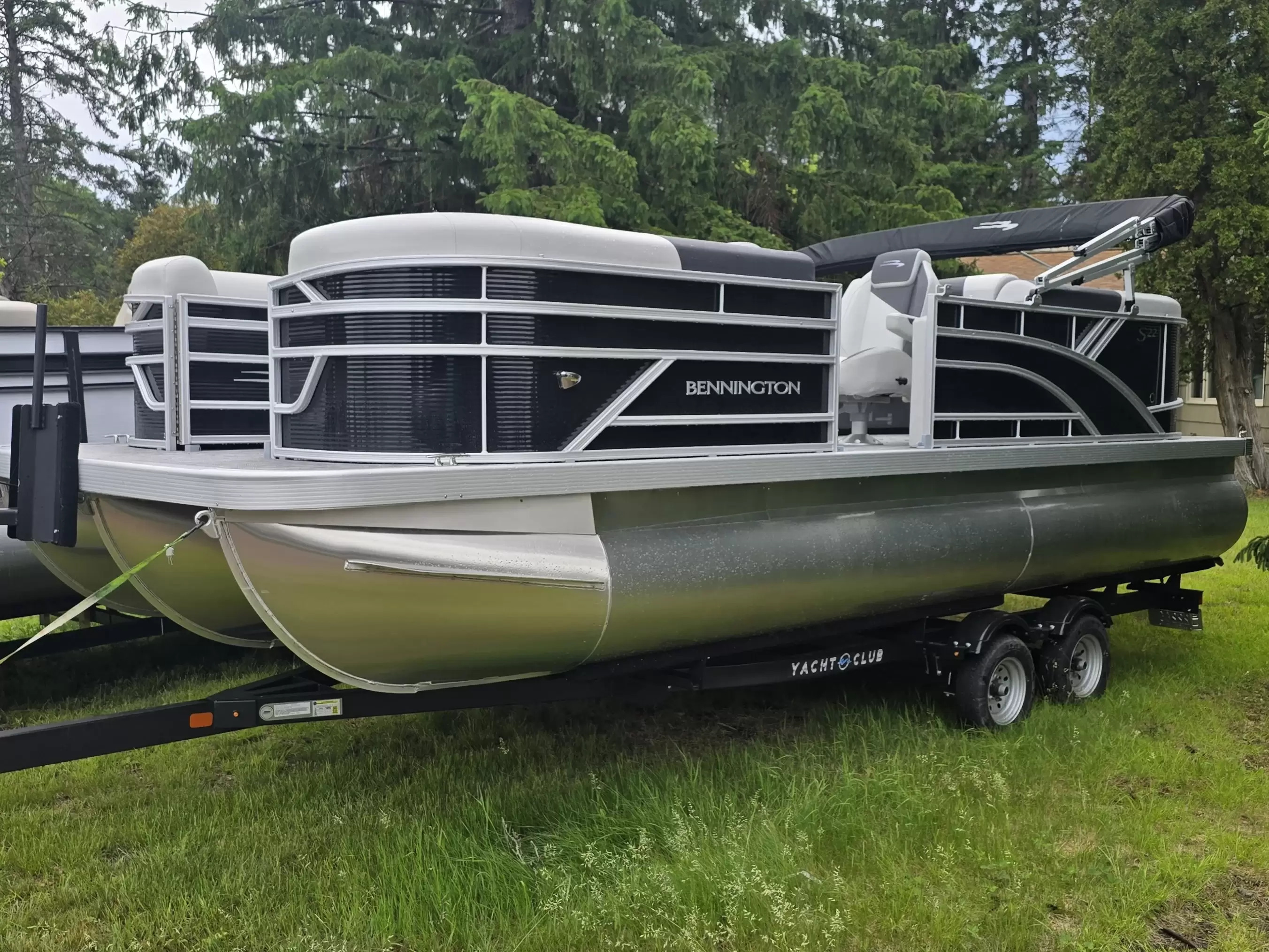 2025 Bennington S22/TT in hayward WI