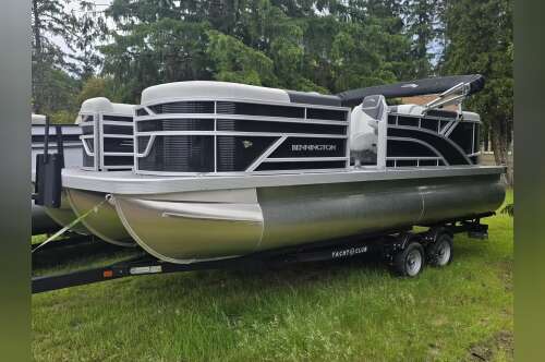 2025 Bennington S22/TT in hayward WI