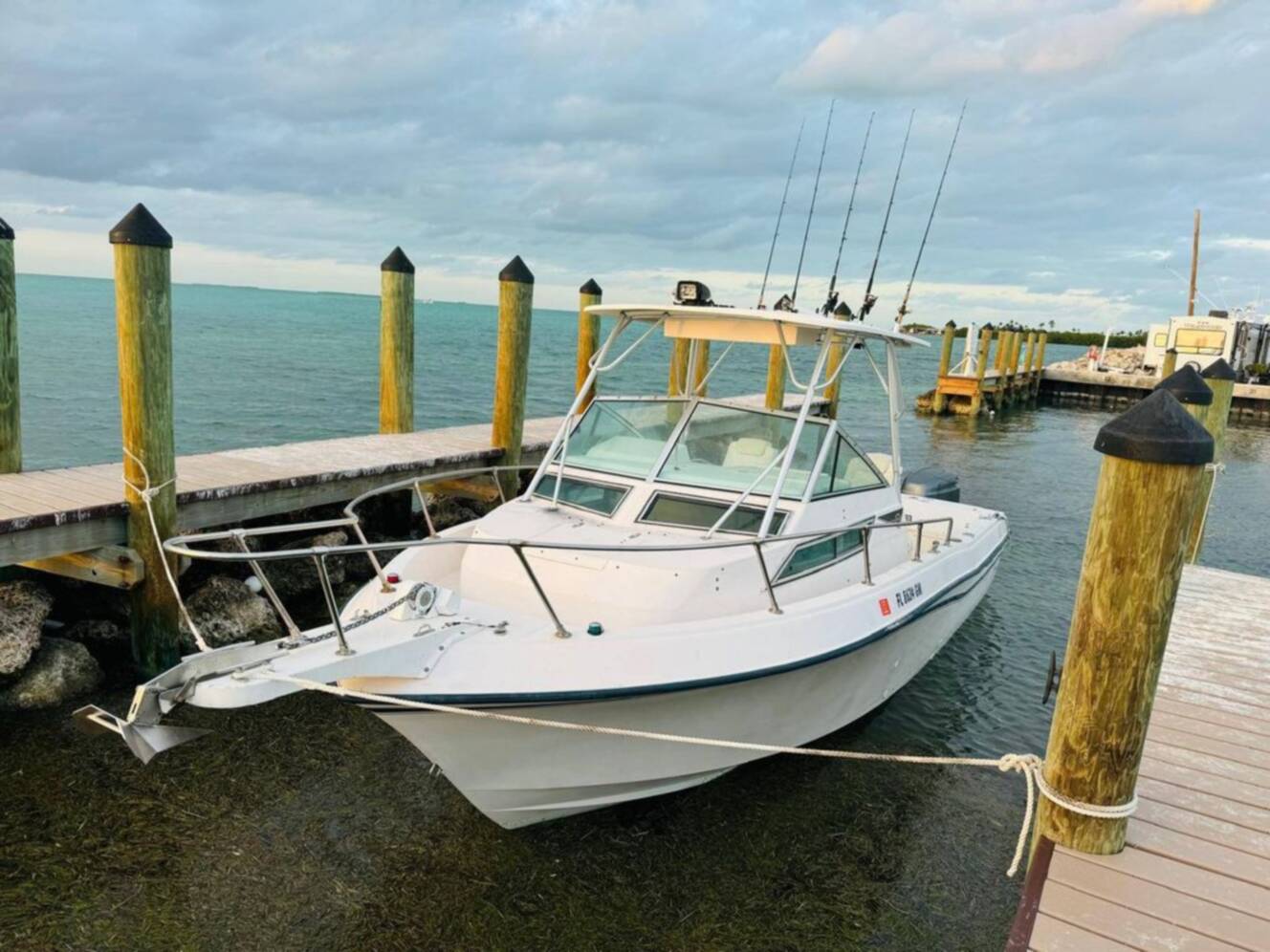 A photo of this 1990 Grady-White Gulfstream