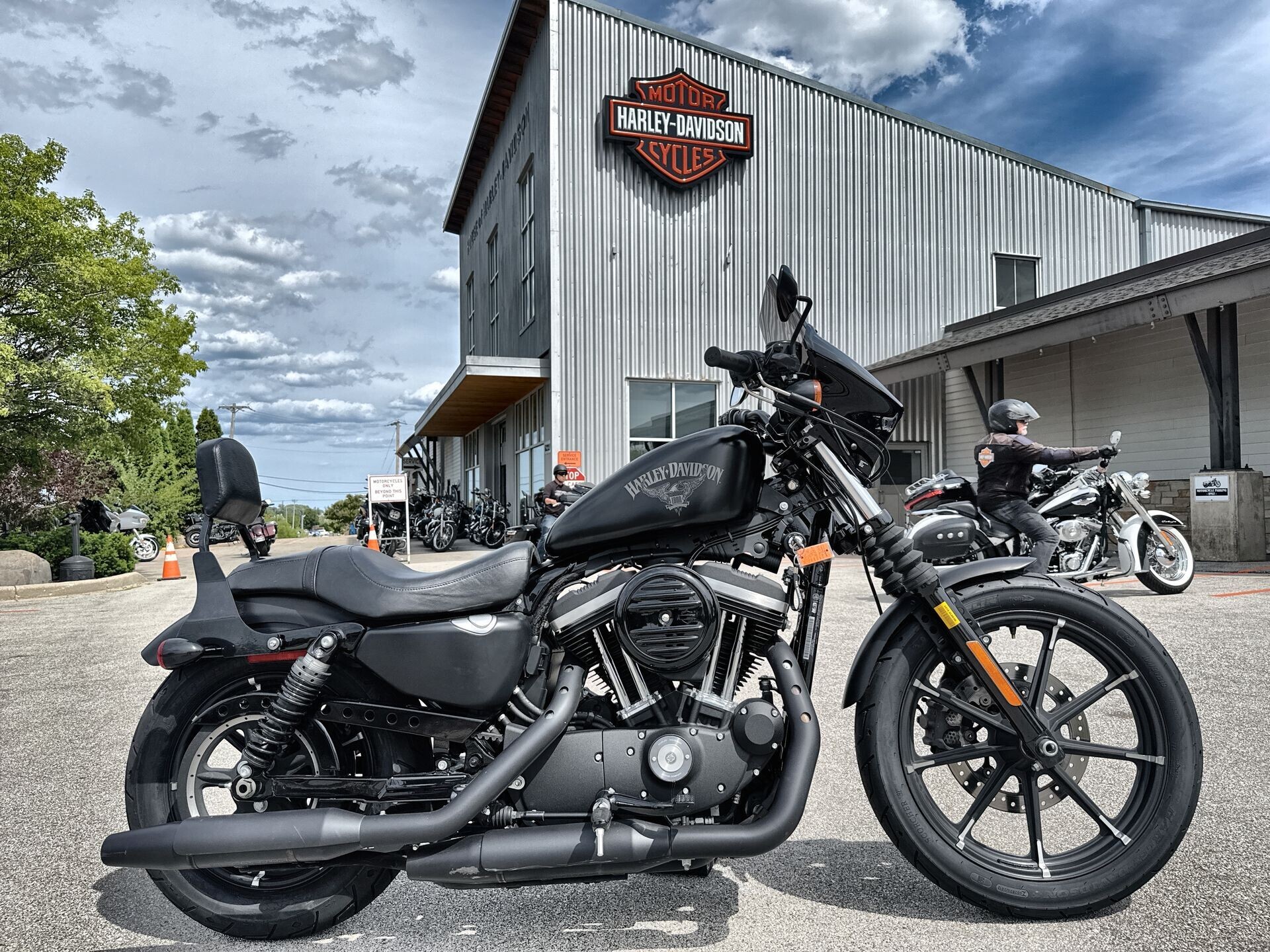 2018 Harley-Davidson Iron 883 IRON in Milwaukee, WI