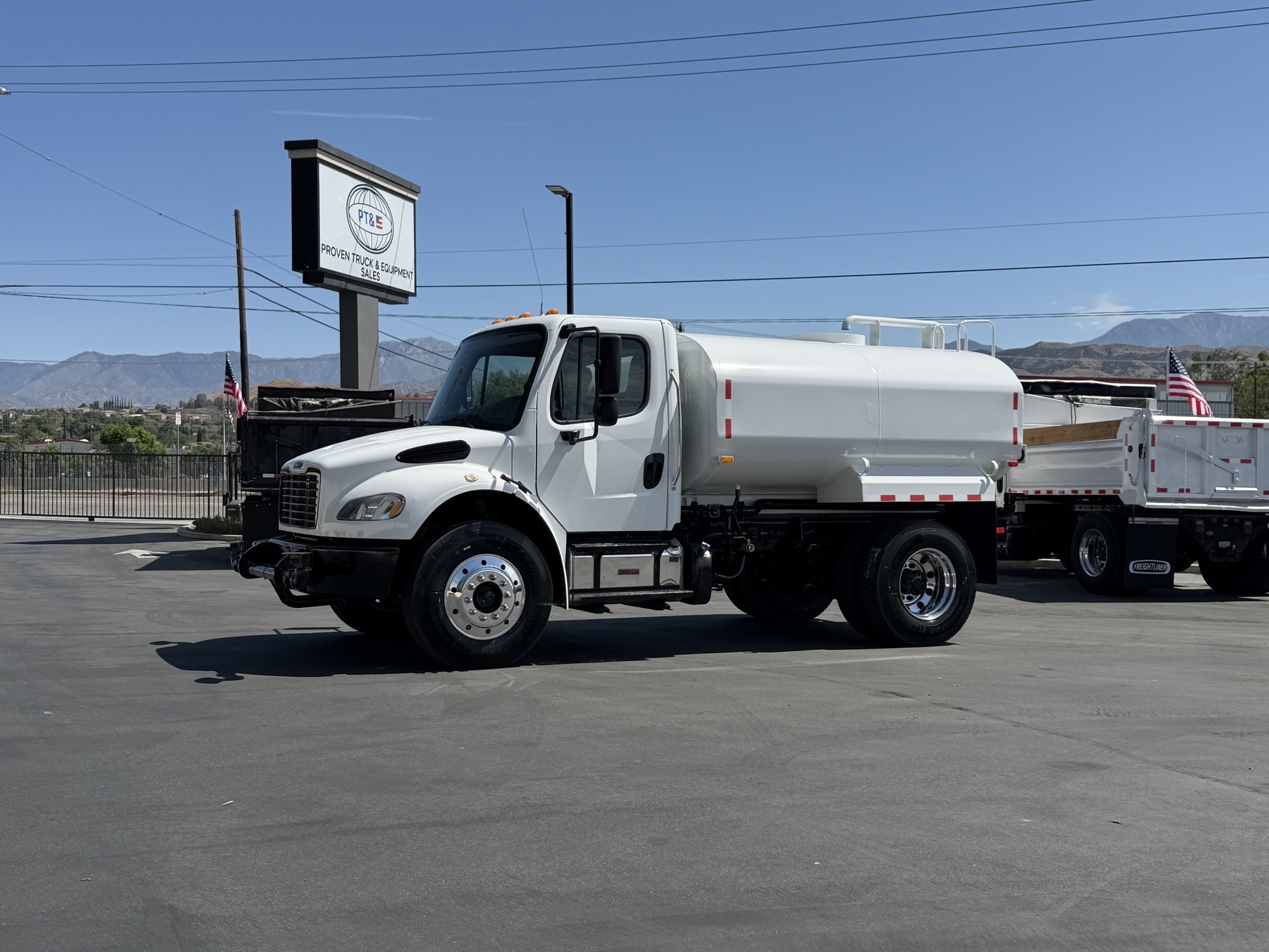 2016 FREIGHTLINER BUSINESS CLASS M2 106 in Yucaipa, CA