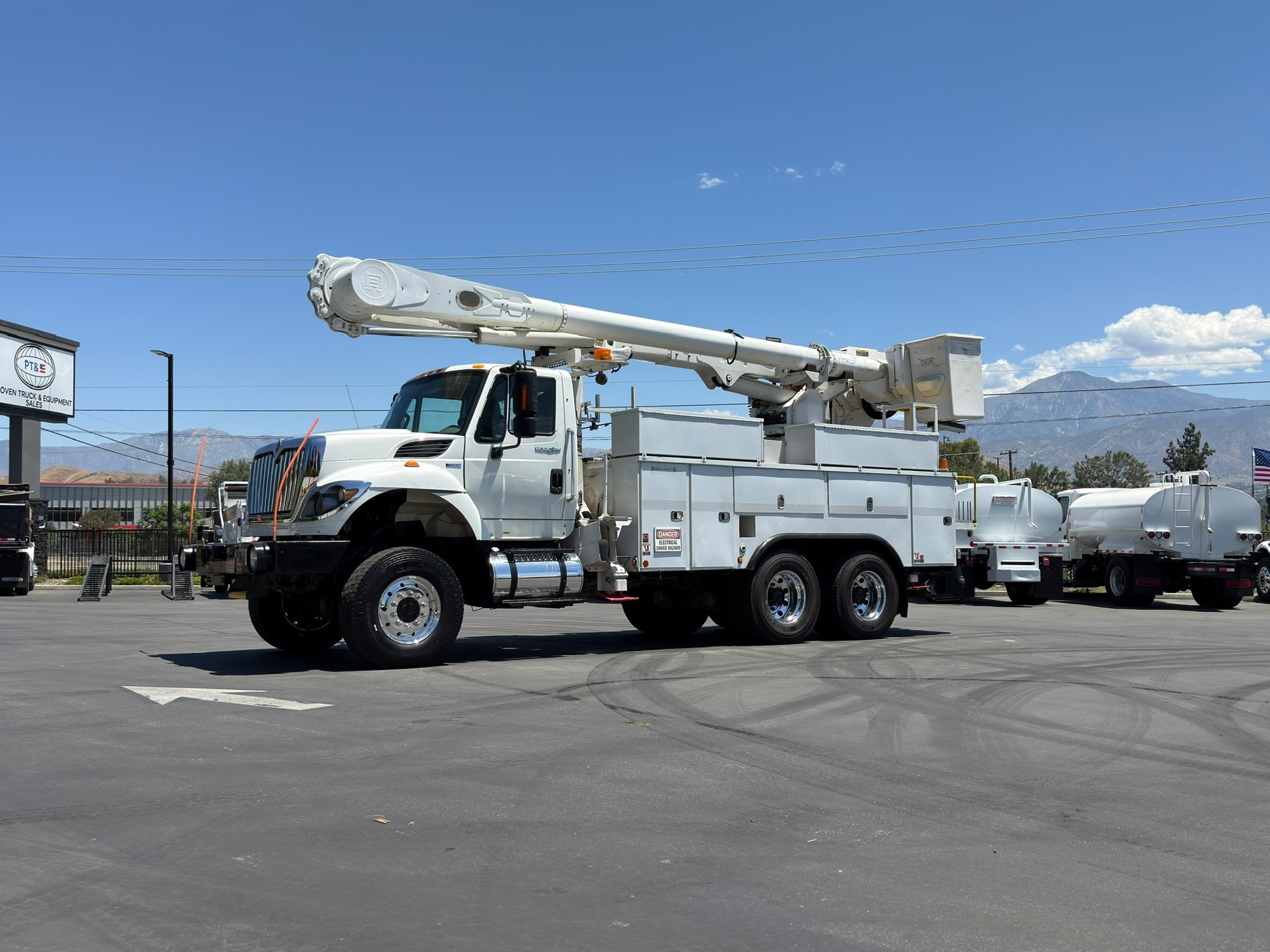 2013 INTERNATIONAL 7400 in Yucaipa, CA