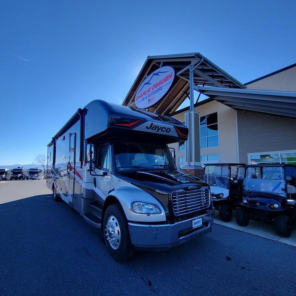 2020 Jayco Seneca 37HJ in staunton VA