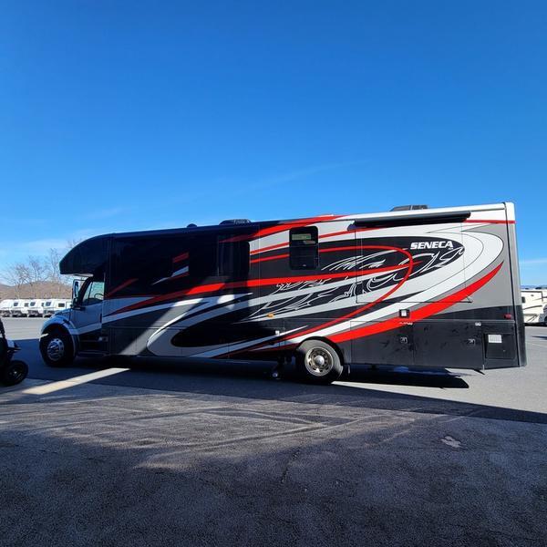2020 Jayco Seneca 37HJ in staunton VA