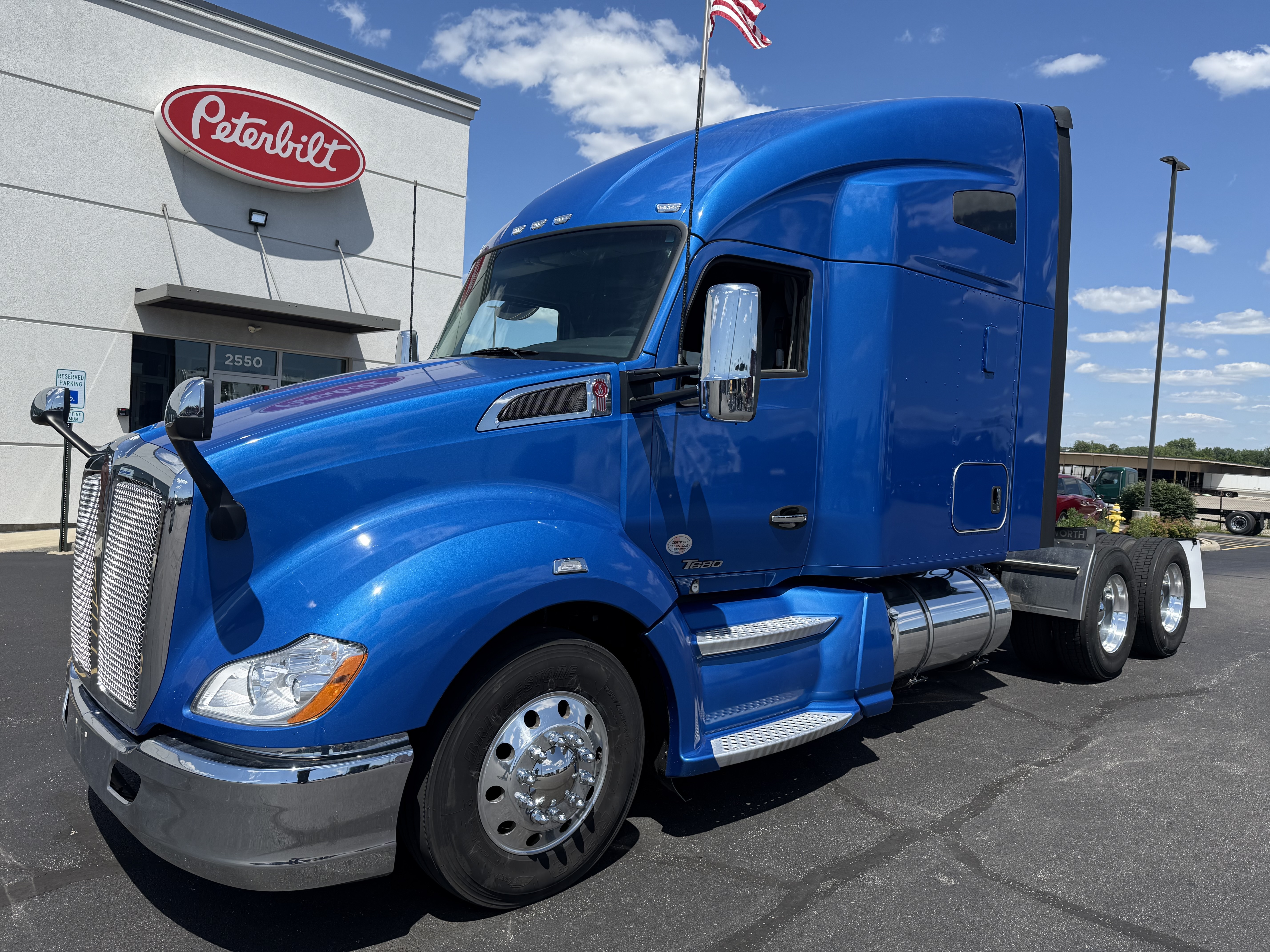2022 KENWORTH T680 in Cincinnati, OH