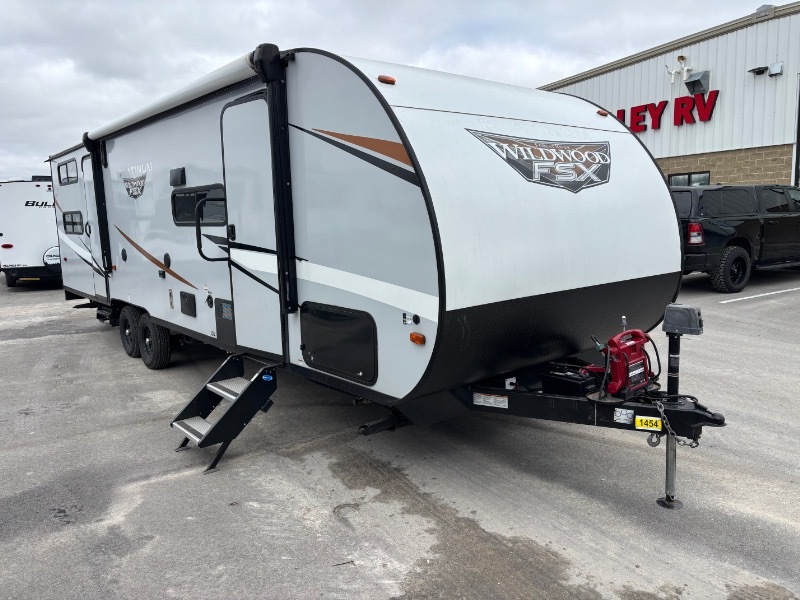 Forest River Wildwood Fsx 280RT Travel Trailer Toy Haulers for