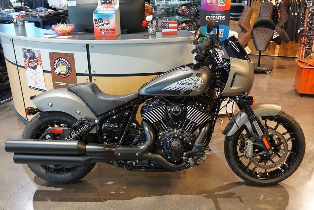 2026 Indian Motorcycle® Sport Chief Heavy Metal Smoke BASE in Sioux Falls, SD