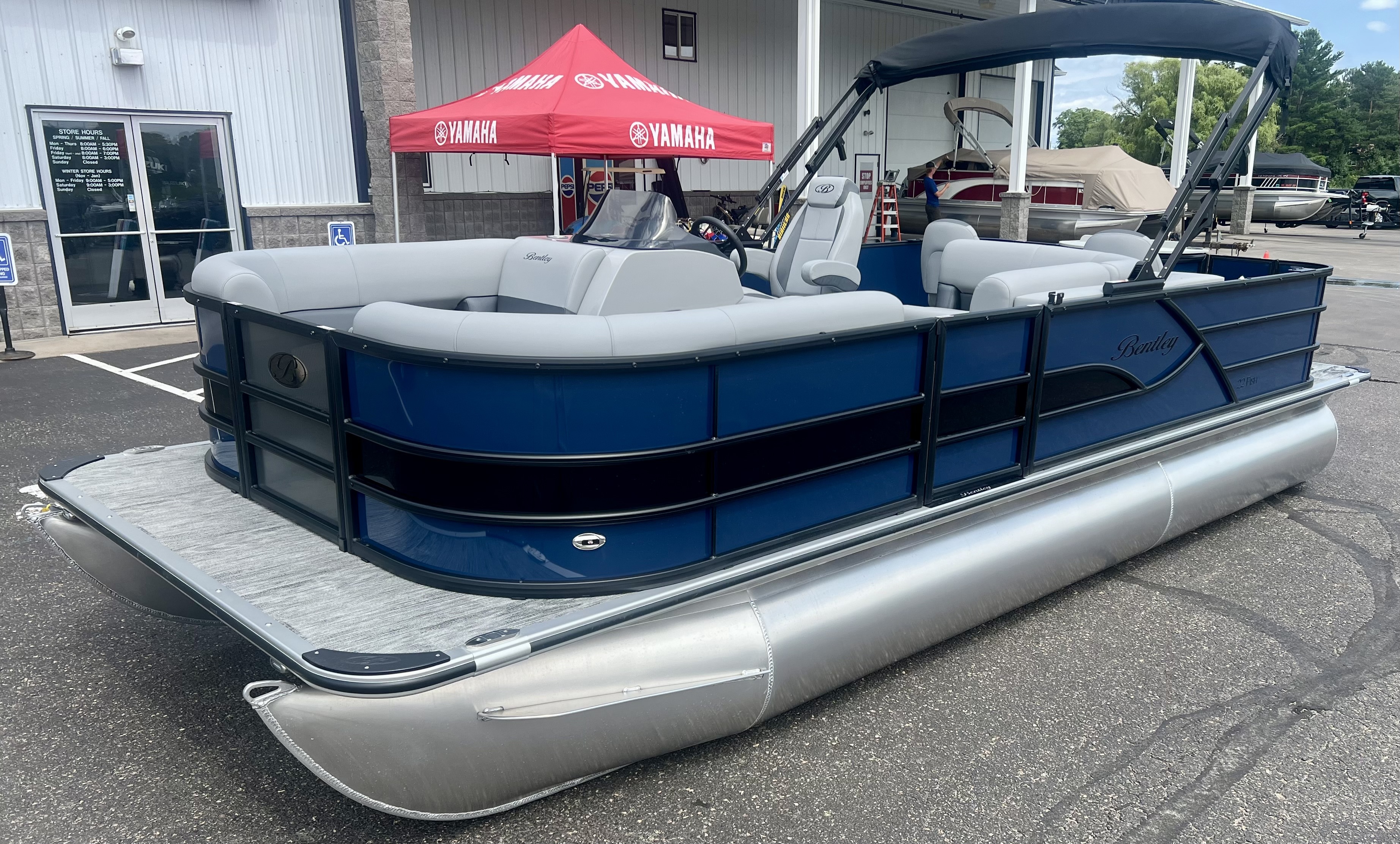 2026 Bentley Pontoons Fish N Cruise 220 4PT in new richmond WI
