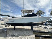 Boston Whaler 330 Vantage Review image