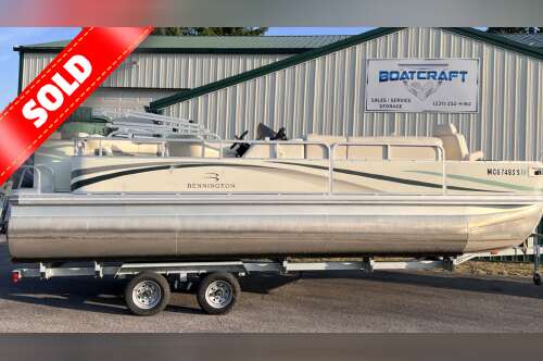 2003 Bennington 2250 RFS in traverse city MI