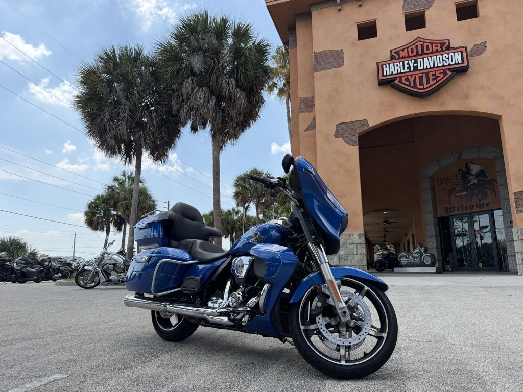 2025 Harley-Davidson Street Glide Ultra BLUE BURST ULTRA in Stuart, FL