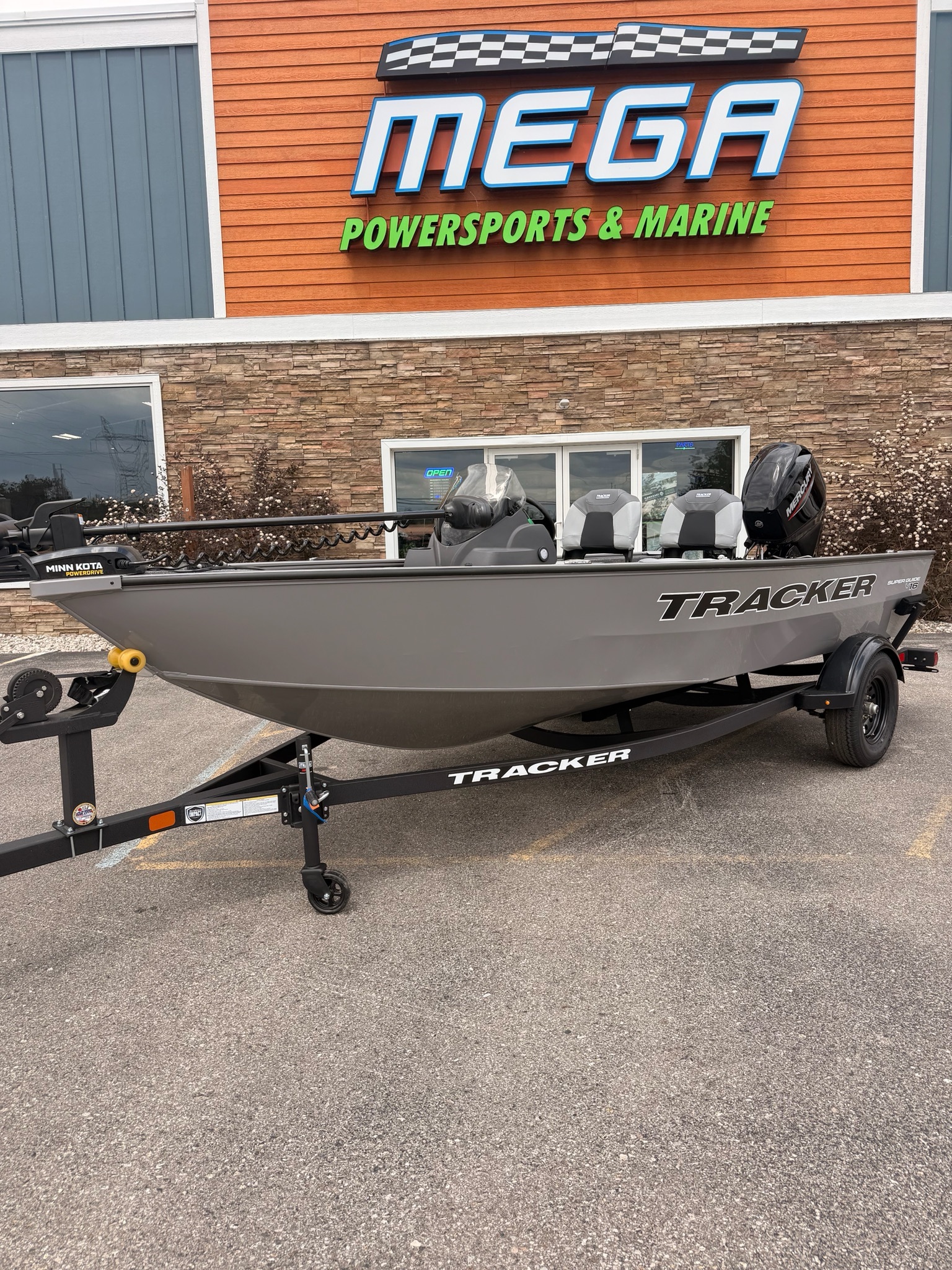 2027 Tracker Super Guide V16 SC in