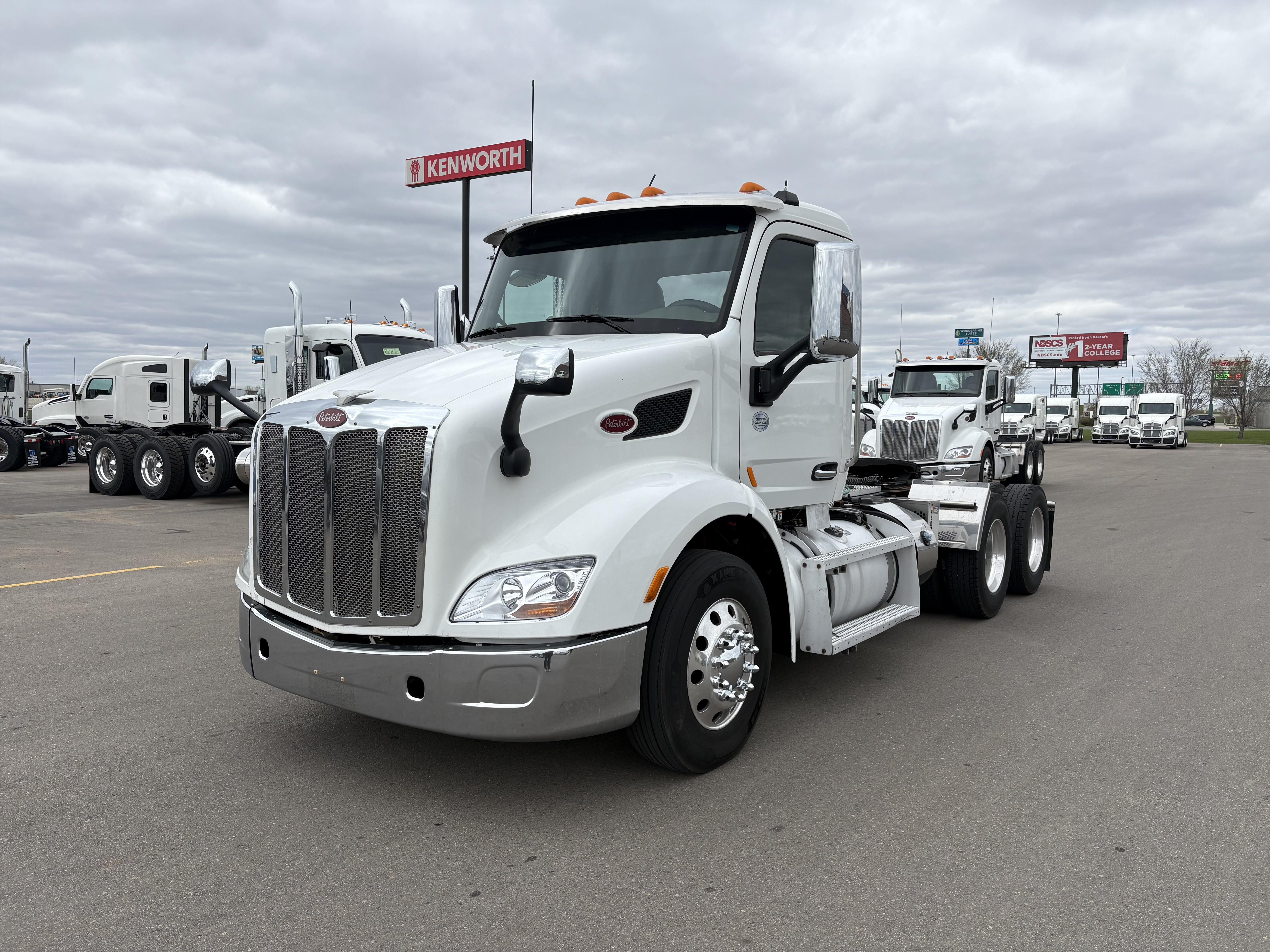 2016 PETERBILT 579 in Fargo, ND