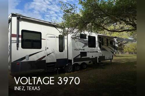 2016 Dutchmen Voltage 3970 in inez TX